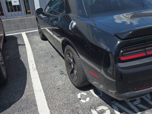 Used 2019 Dodge Challenger SXT RWD image 4