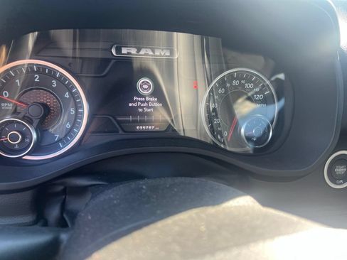 Used 2022 RAM 1500 Big Horn AWD/4WD image 16