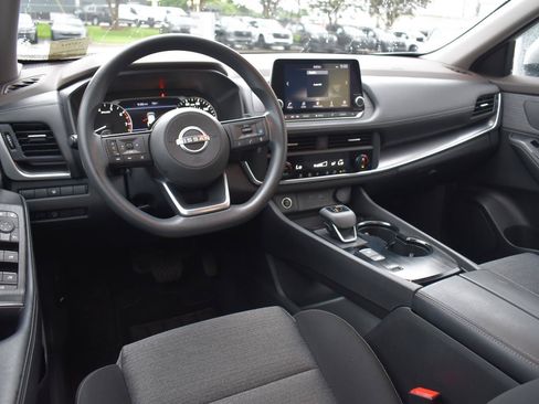 Used 2023 Nissan Rogue SV FWD image 28