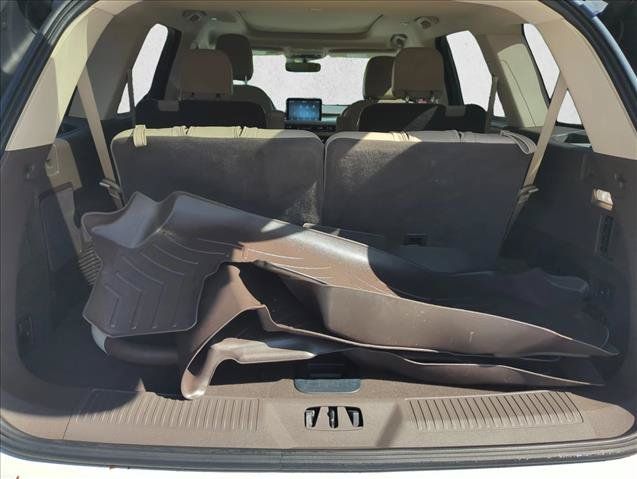 Used 2024 Lincoln Aviator 2WD w/ Premium Package image 10
