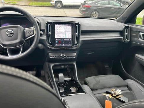 Used 2023 Volvo C40 P8 Recharge Ultimate w/ Protection Package Premier image 3