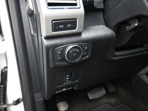 Used 2017 Ford F250 Lariat w/ Lariat Value Package AWD/4WD image 13