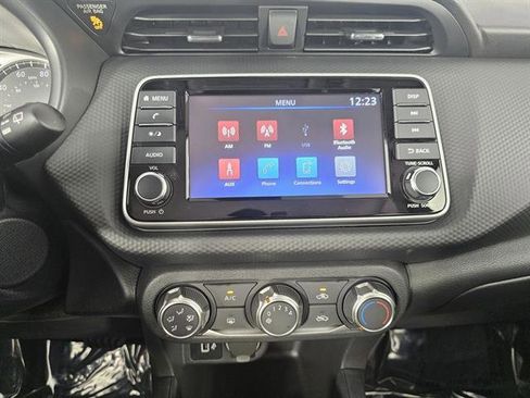 New 2025 Nissan Kicks S image 31