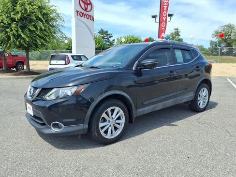 Used 2018 Nissan Rogue Sport SV w/ SV Technology Package FWD image 9