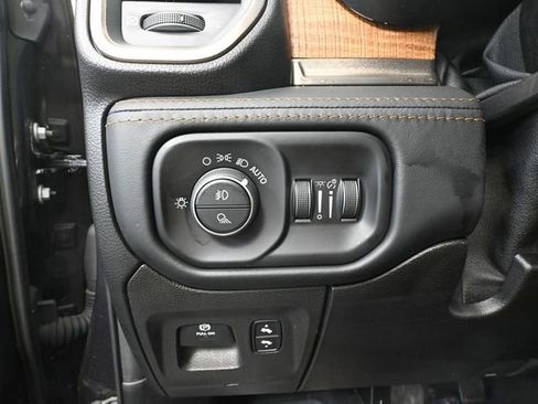 Used 2019 RAM 1500 Laramie Longhorn image 33