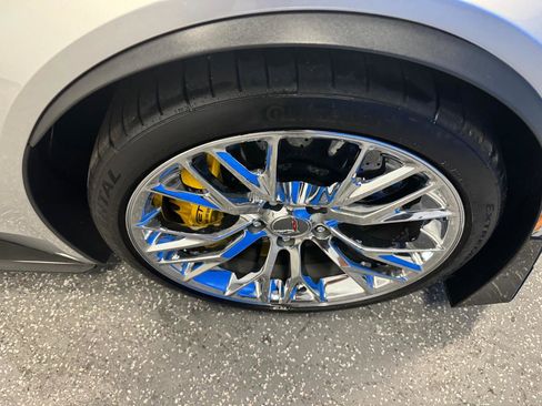 Used 2016 Chevrolet Corvette Z06 w/ 3LZ Preferred Equipment Group RWD image 29