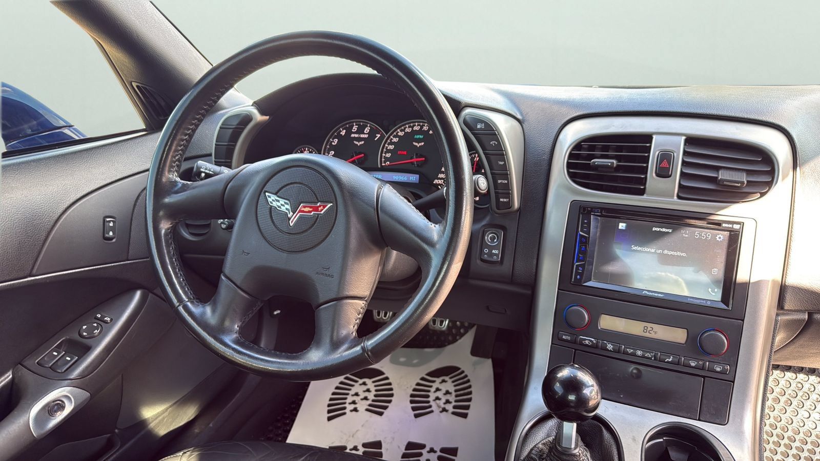 Used 2005 Chevrolet Corvette Coupe RWD image 10