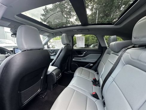 Certified 2022 Lincoln Corsair AWD w/ Premium Package image 18