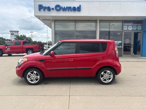 Used 2010 Kia Soul + w/ Audio Pkg FWD image 8
