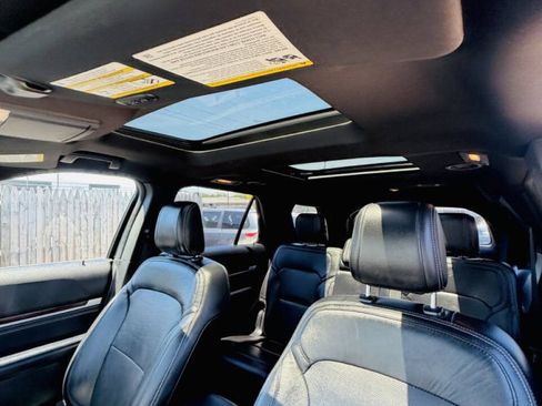 Used 2018 Ford Explorer Limited AWD/4WD image 12