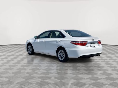 Used 2017 Toyota Camry LE FWD image 6