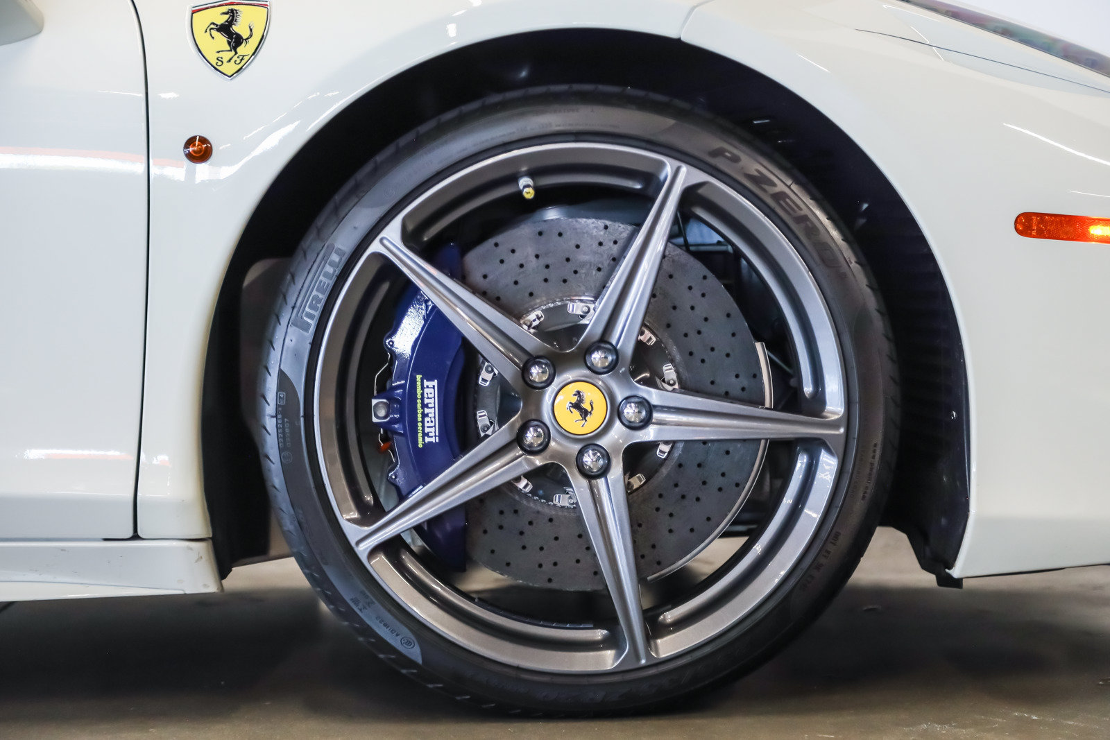 Used 2015 Ferrari 458 Spider RWD image 20