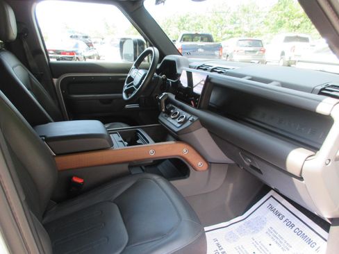 Used 2023 Land Rover Defender 110 X AWD/4WD image 29