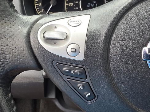 Used 2016 Nissan Versa Note SR image 20