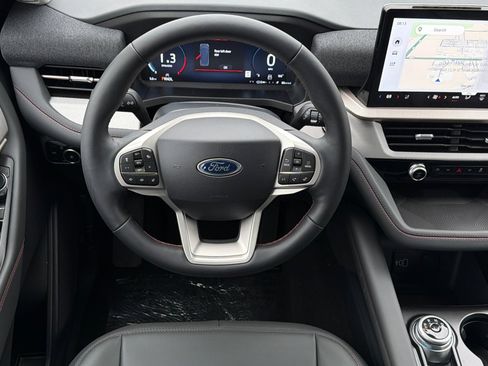New 2026 Ford Explorer Active w/ Active Comfort Package RWD image 16