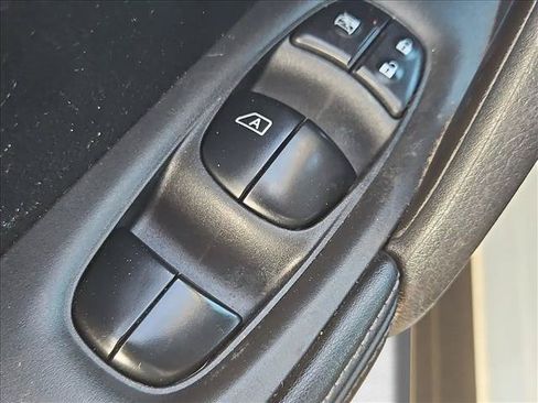 Used 2020 Nissan Rogue SV AWD/4WD image 12