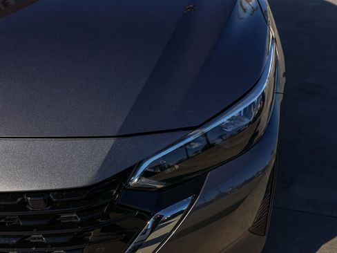 Used 2025 Nissan Sentra S image 10