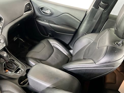 Used 2022 Jeep Cherokee Limited image 23