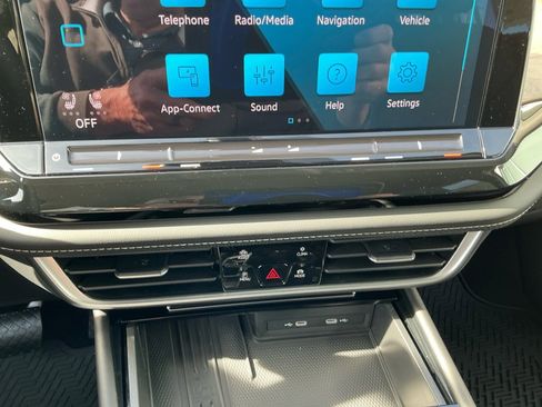 New 2026 Volkswagen Atlas SE image 17