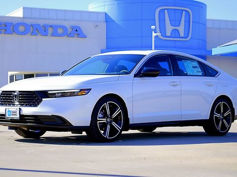 Used 2023 Honda Accord Sport image 1