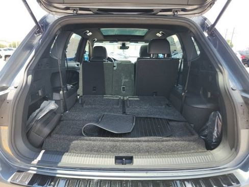 Used 2023 Volkswagen Tiguan SE R-Line FWD image 21