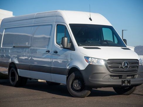New 2025 Mercedes-Benz Sprinter 4500 image 3