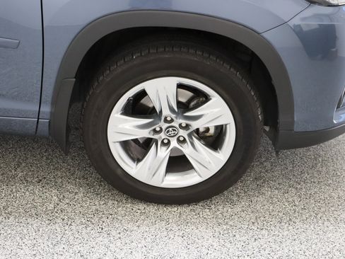 Used 2019 Toyota Highlander Limited FWD image 5
