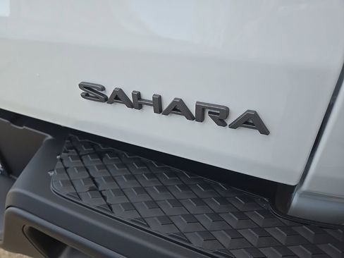 New 2026 Jeep Gladiator Sport AWD/4WD image 25