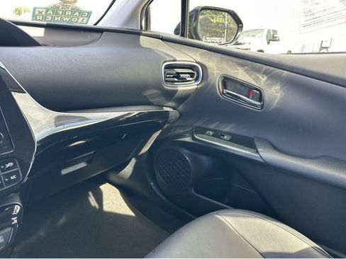 Used 2016 Toyota Prius Three Touring image 18