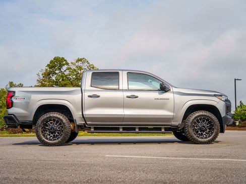 Used 2023 Chevrolet Colorado W/T w/ WT Convenience Package II AWD/4WD image 9