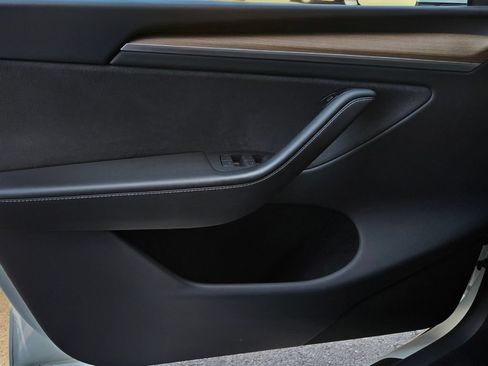 Used 2023 Tesla Model Y Long Range AWD/4WD image 11