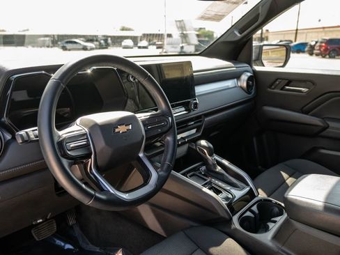 Used 2023 Chevrolet Colorado LT RWD image 13