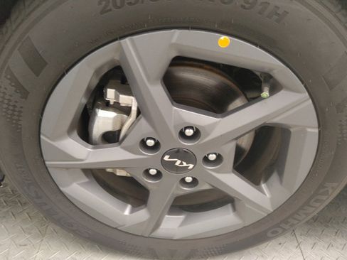 Used 2025 Kia K4 FWD image 31