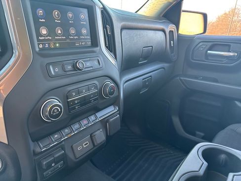 Used 2023 Chevrolet Silverado 1500 Custom image 17