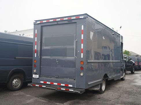 Used 2021 Ford Transit 350 DRW RWD image 10