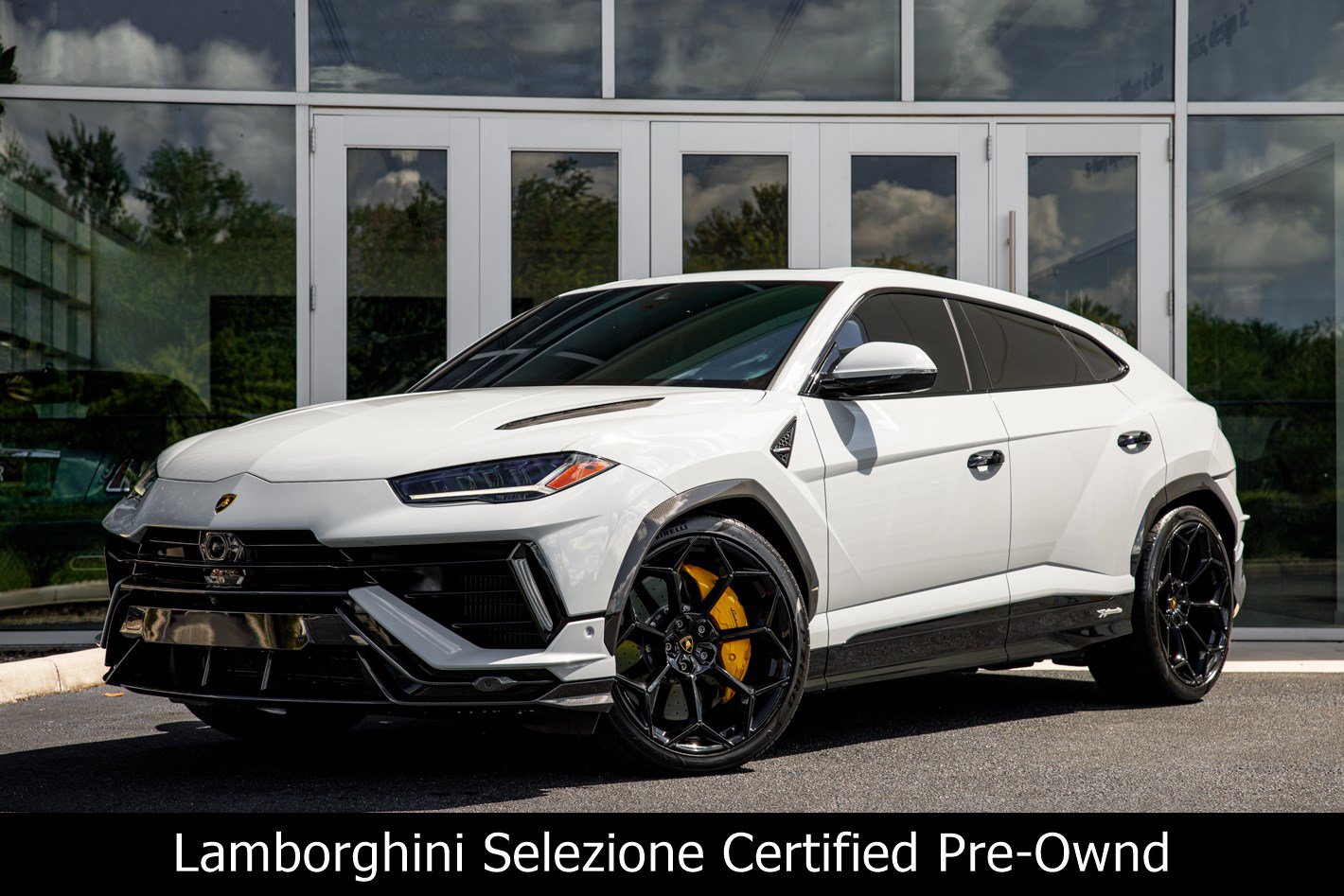Used 2024 Lamborghini Urus Performante AWD/4WD image 1