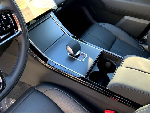 New 2026 Land Rover Range Rover Velar S image 10