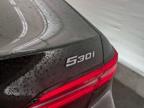 Used 2024 BMW 530i 530i w/ Premium Package image 12