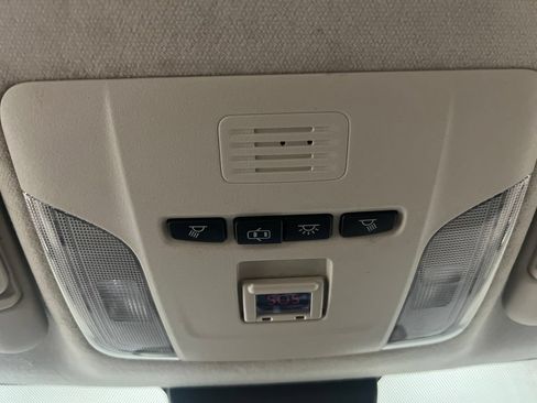 Used 2020 Toyota Corolla LE FWD image 23