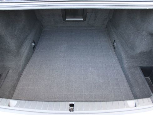 Used 2018 BMW 750i xDrive image 22