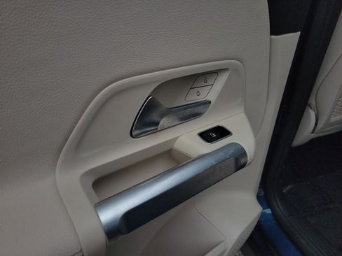 Certified 2023 Mercedes-Benz GLB 250 image 8