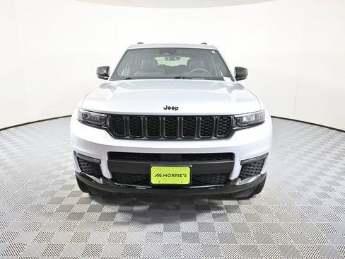 Used 2025 Jeep Grand Cherokee L Limited w/ Black Appearance Package image 10