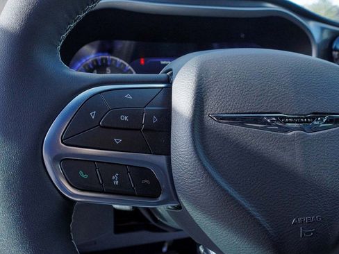 New 2026 Chrysler Pacifica Select image 26