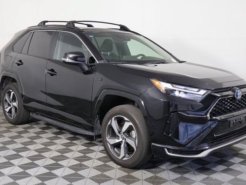 Used 2024 Toyota RAV4 SE w/ Weather & Moonroof Package AWD/4WD image 3