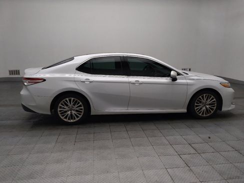 Used 2018 Toyota Camry XLE FWD image 10