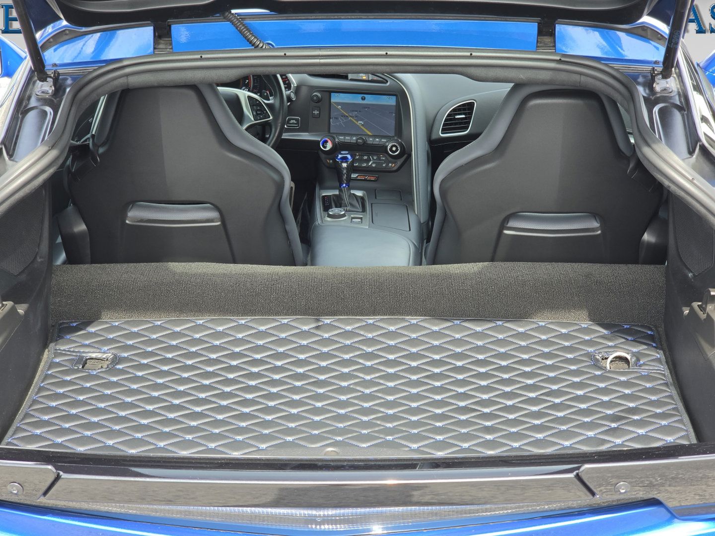 Used 2015 Chevrolet Corvette Z06 w/ 3LZ Preferred Equipment Group RWD image 15