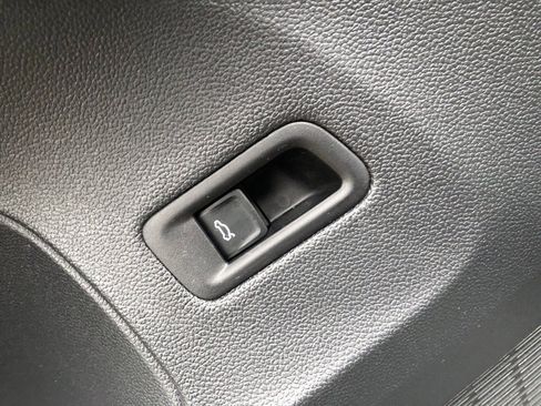 Used 2025 Volkswagen Atlas SEL image 13