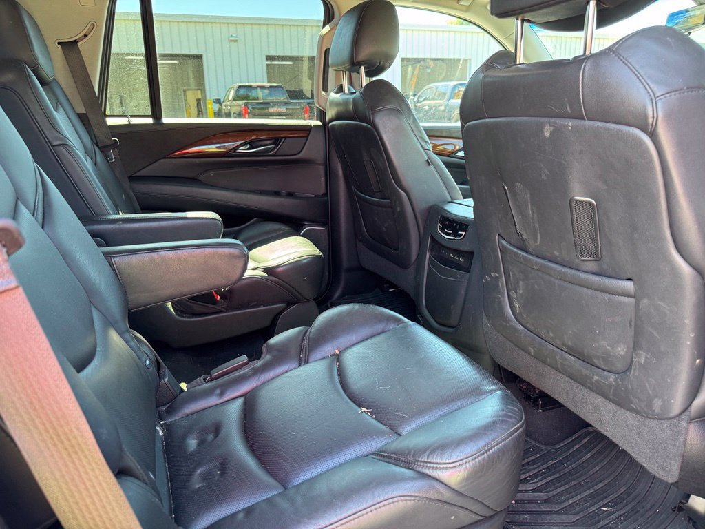 Used 2019 Cadillac Escalade Luxury AWD/4WD image 11