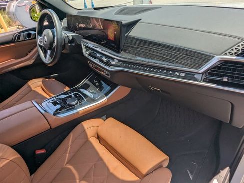 Used 2025 BMW X5 sDrive40i w/ M Sport Package image 19
