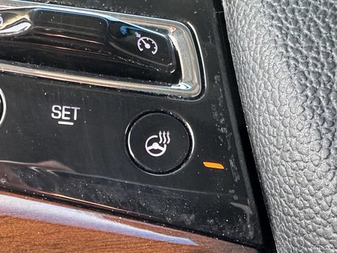 Used 2018 Cadillac Escalade 4WD image 29